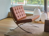 Milantti 米兰蒂 Barcelona Chair巴塞罗那椅 饱满拉扣设计 高密度高回弹海绵 弧形交叉不锈钢脚 棕色 休闲椅