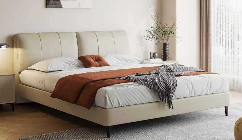 歌迪 极简风格 进口头层黄牛皮 柔软温润 挺阔饱满羽绒双靠包 分体设计自由倚靠 绵柔软糯弯弧舒适支撑腰背 清爽利落齐边设计 米黄色 1.8*2.0米床（搭配10公分松木排骨架）