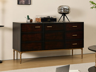  英伦风 进口实木微雕工艺 设计感深浅光影变化 大容量多元化储物空间 阿尔贝托雕塑金属高脚 1.5米 斗柜