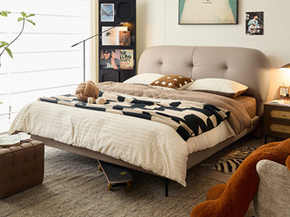  顾家家居旗下轻时尚品牌 极简风格 吐司床 细腻柔软仿真皮“气垫”般松软靠感 高弹饱满海绵大靠包 设计感深拉点 坚实稳固碳素钢脚 素简灰 1.5*2.0米 床（搭配5D实木静音排骨架）