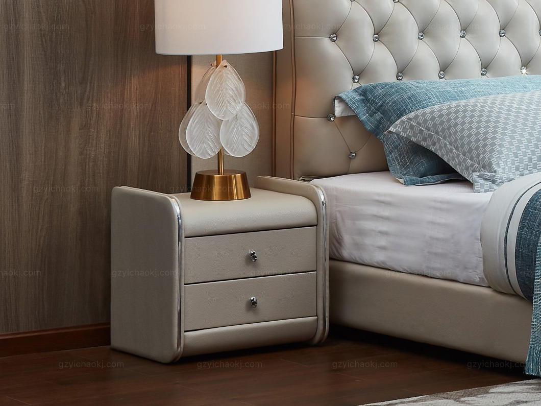 家百利皮艺床头柜